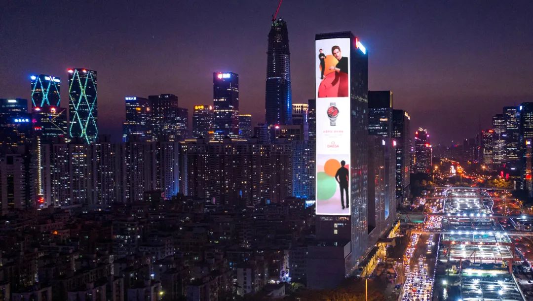 強(qiáng)勢吸睛！艾比森3000㎡大屏亮相深圳大中華國際金融中心